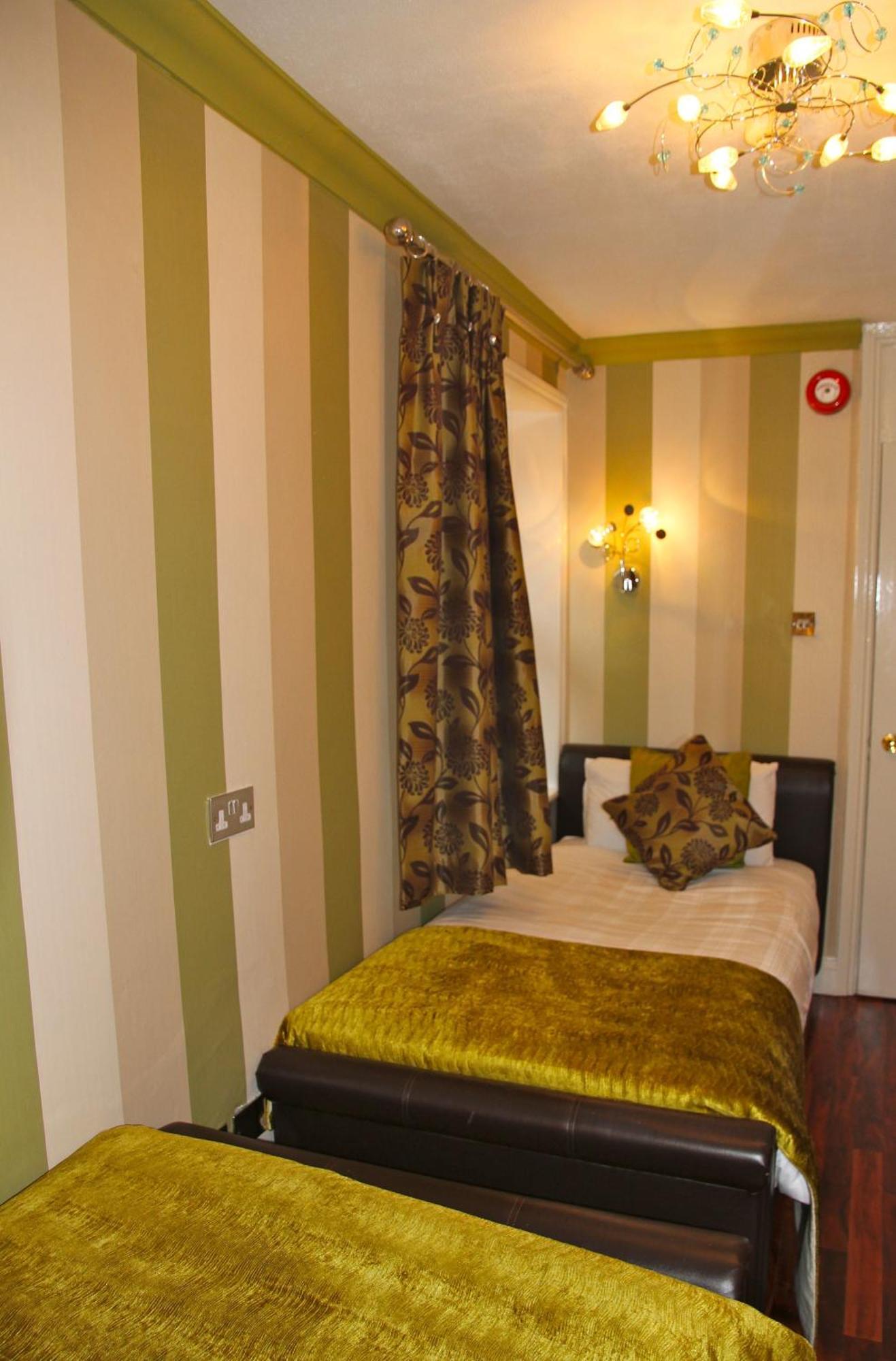הונסלו Crompton Guest House מראה חיצוני תמונה