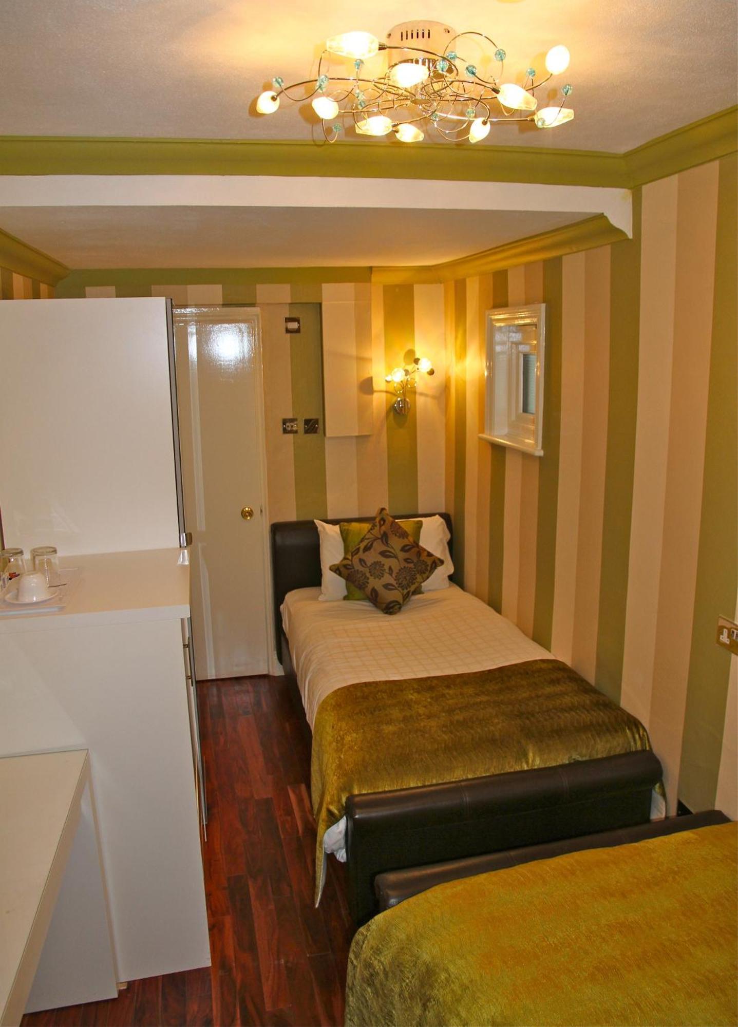 הונסלו Crompton Guest House מראה חיצוני תמונה