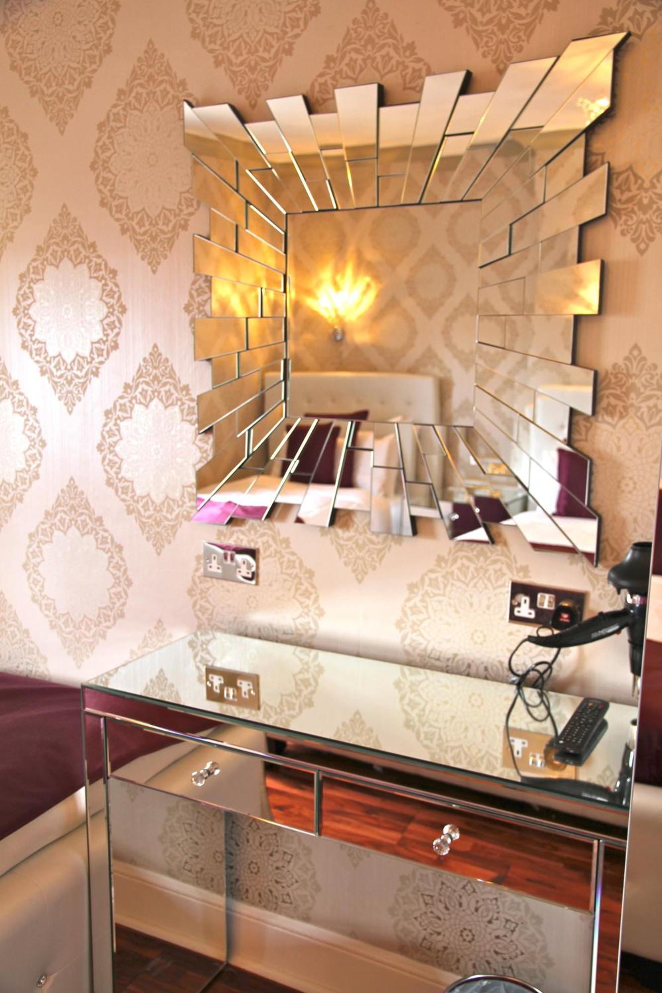 הונסלו Crompton Guest House מראה חיצוני תמונה