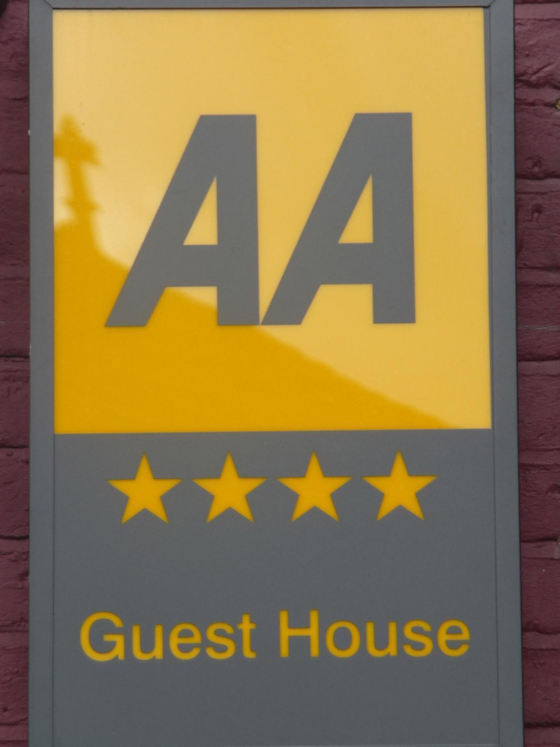 הונסלו Crompton Guest House מראה חיצוני תמונה