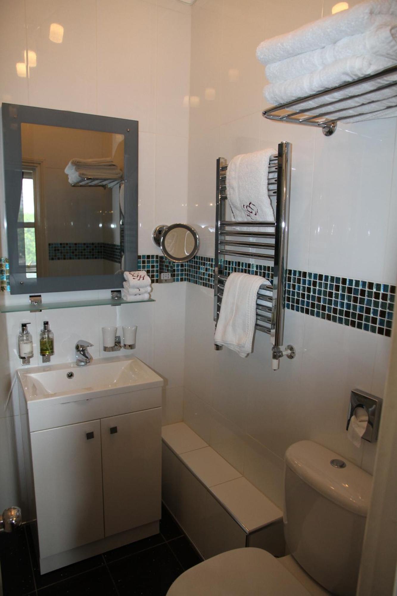 הונסלו Crompton Guest House מראה חיצוני תמונה
