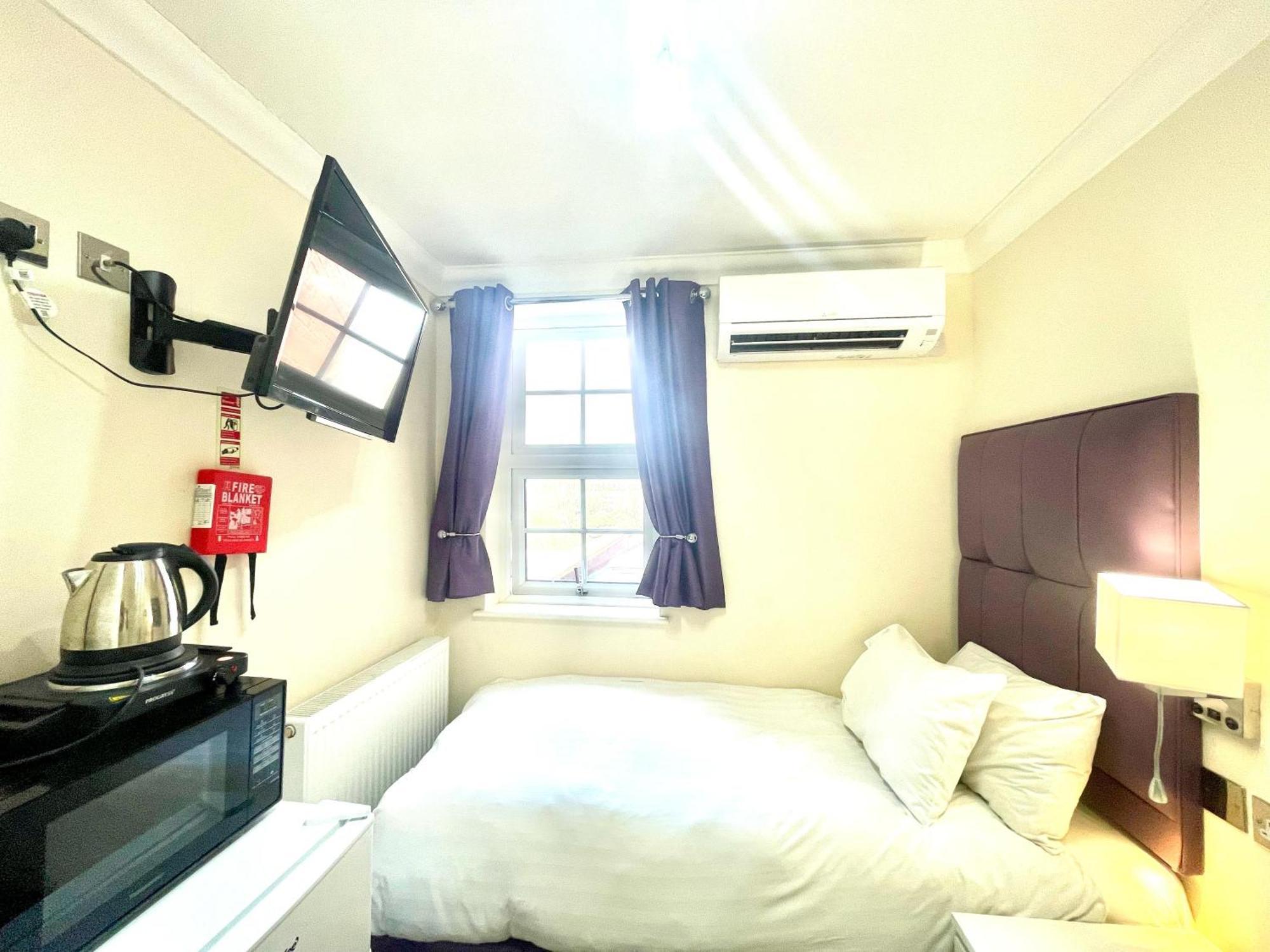 הונסלו Crompton Guest House מראה חיצוני תמונה