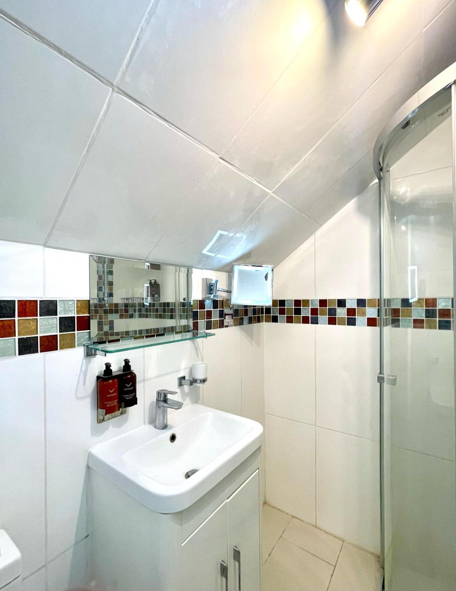 הונסלו Crompton Guest House מראה חיצוני תמונה