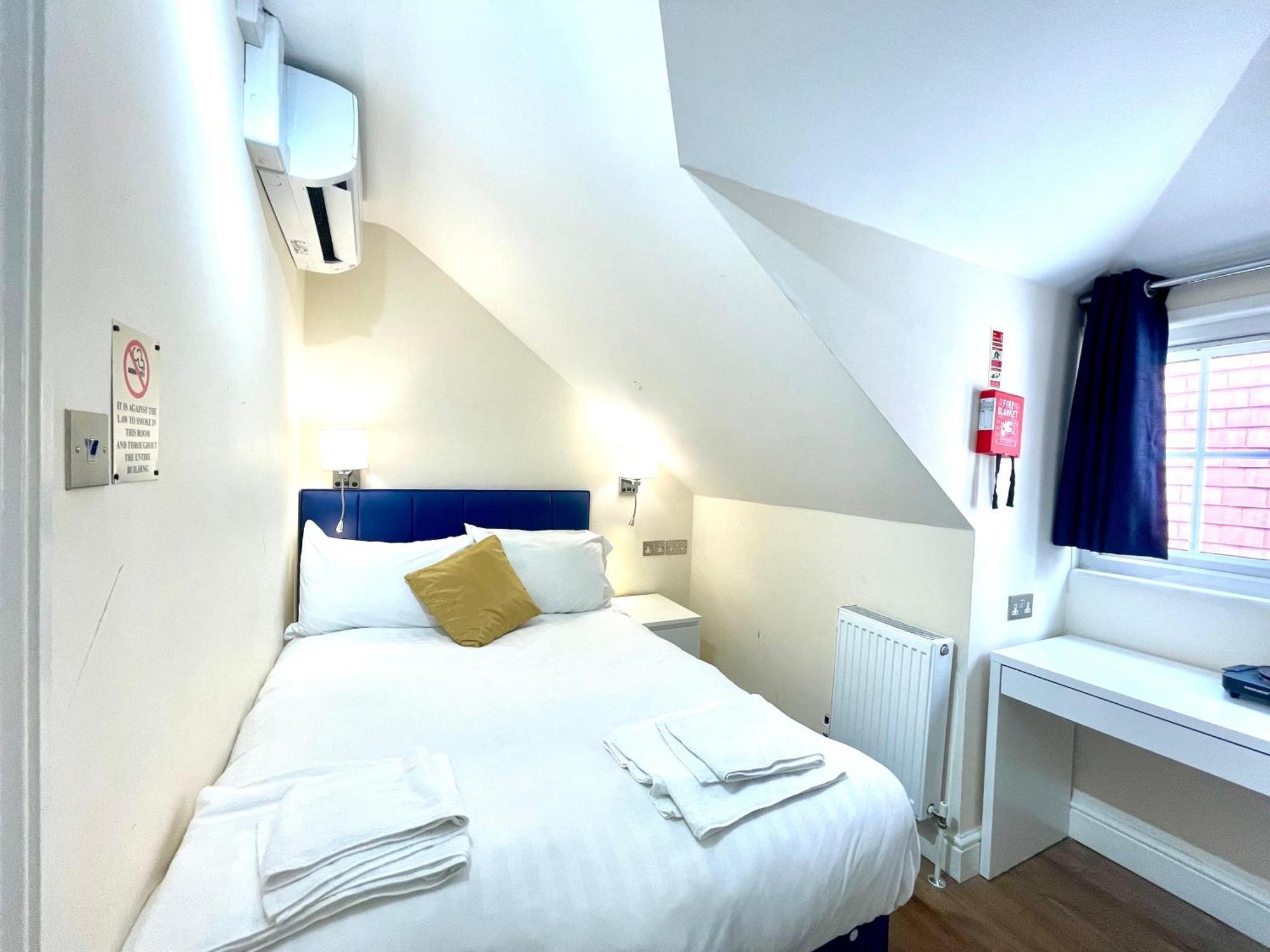 הונסלו Crompton Guest House מראה חיצוני תמונה