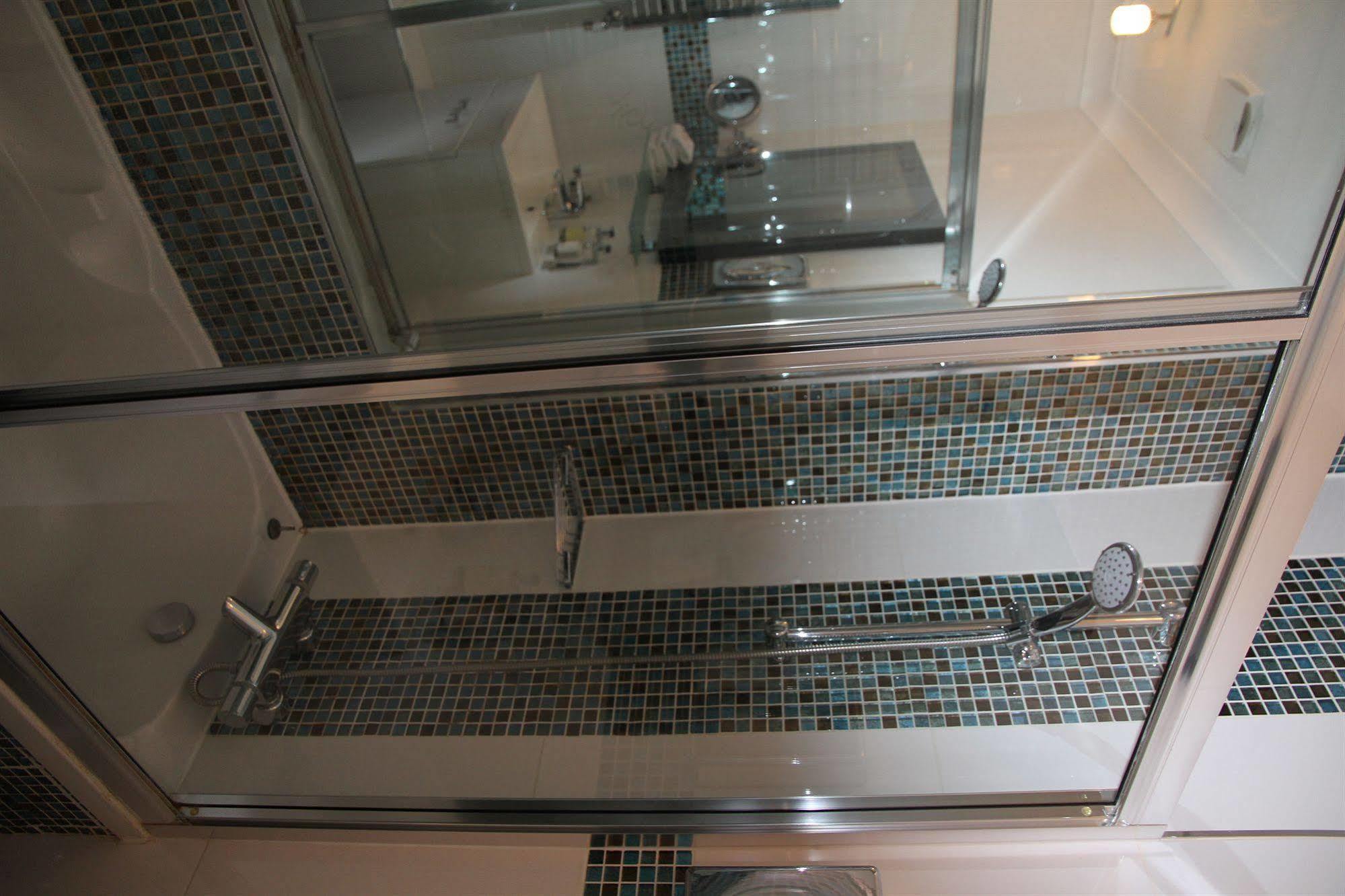הונסלו Crompton Guest House מראה חיצוני תמונה