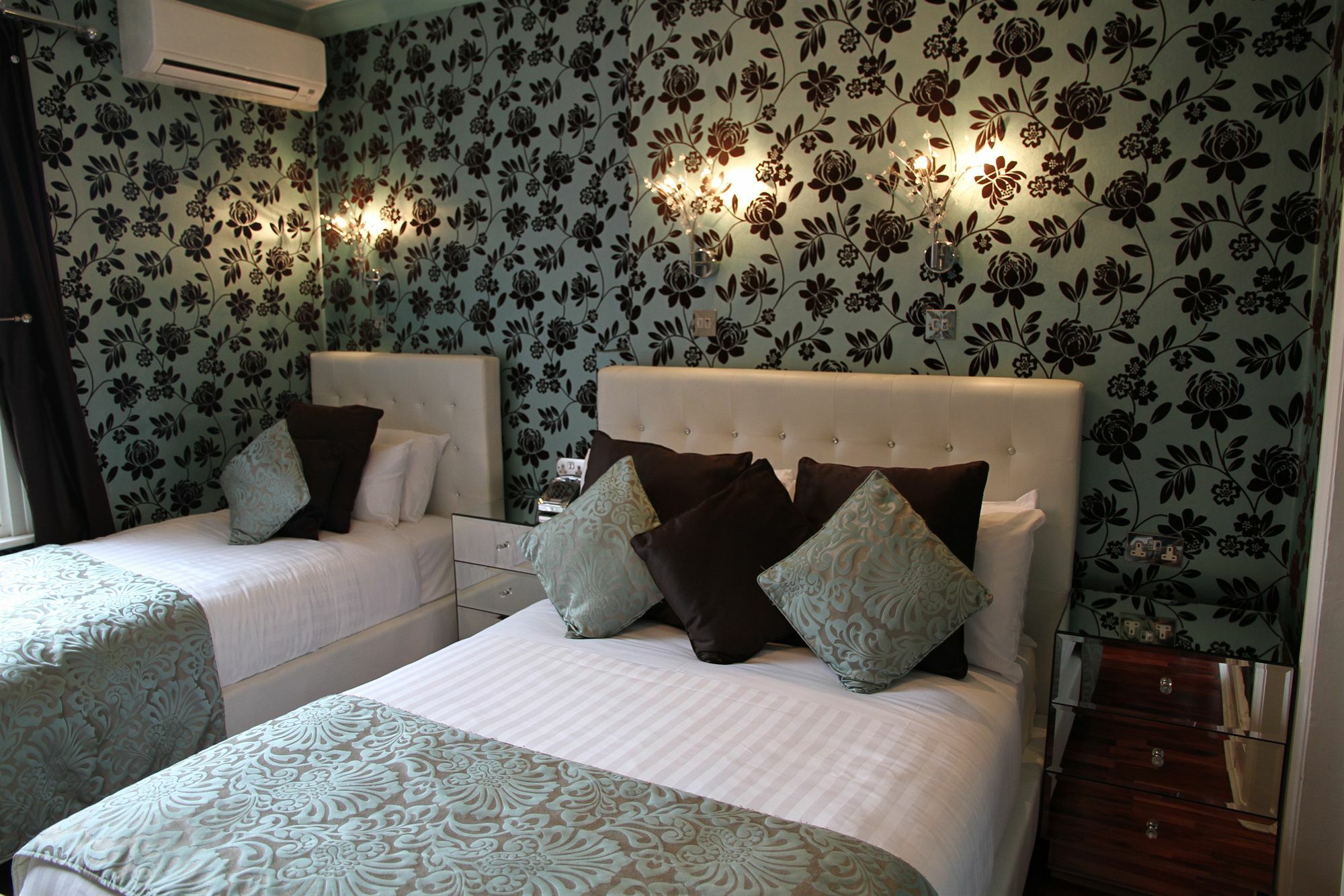 הונסלו Crompton Guest House מראה חיצוני תמונה