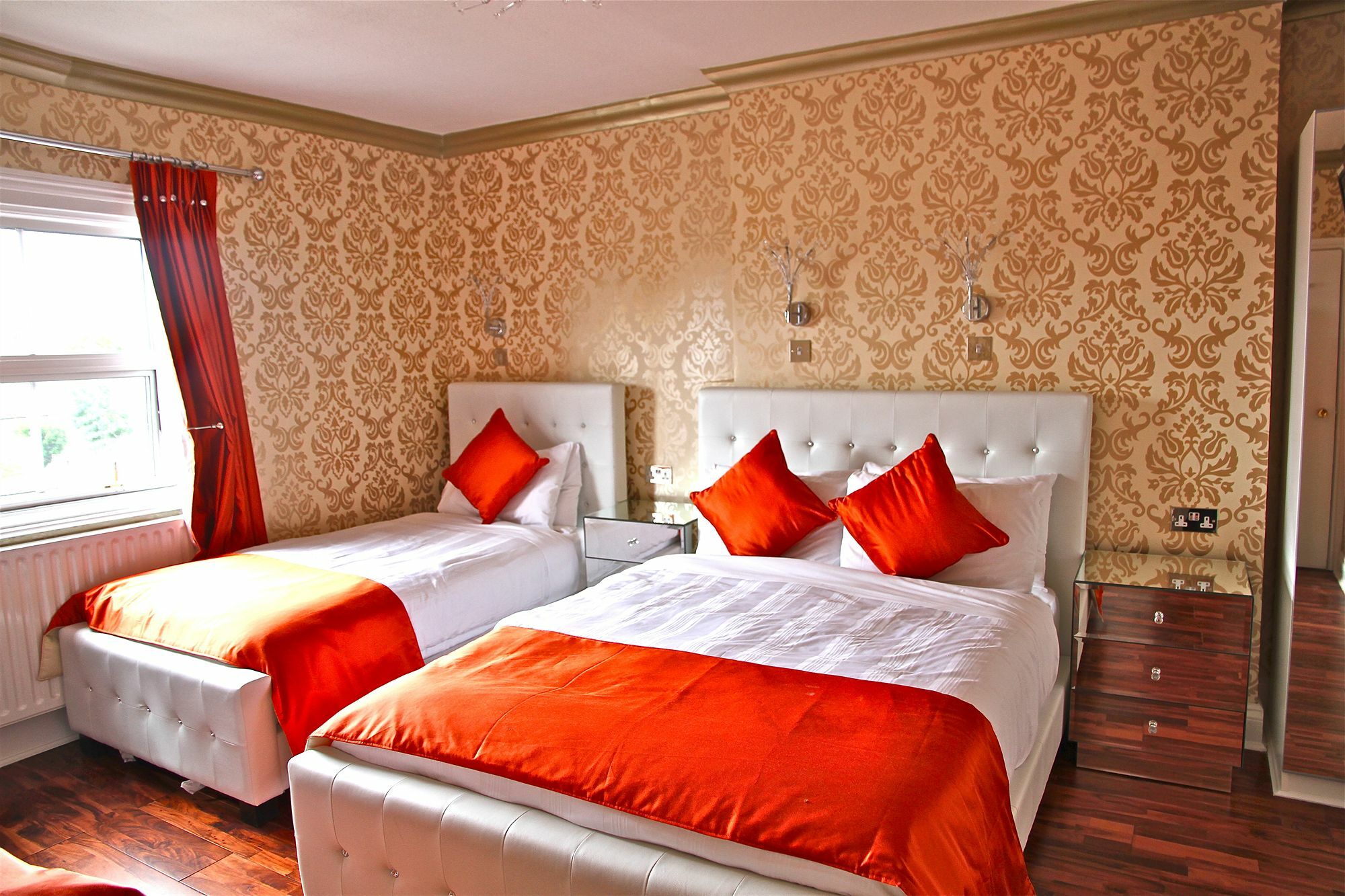 הונסלו Crompton Guest House מראה חיצוני תמונה