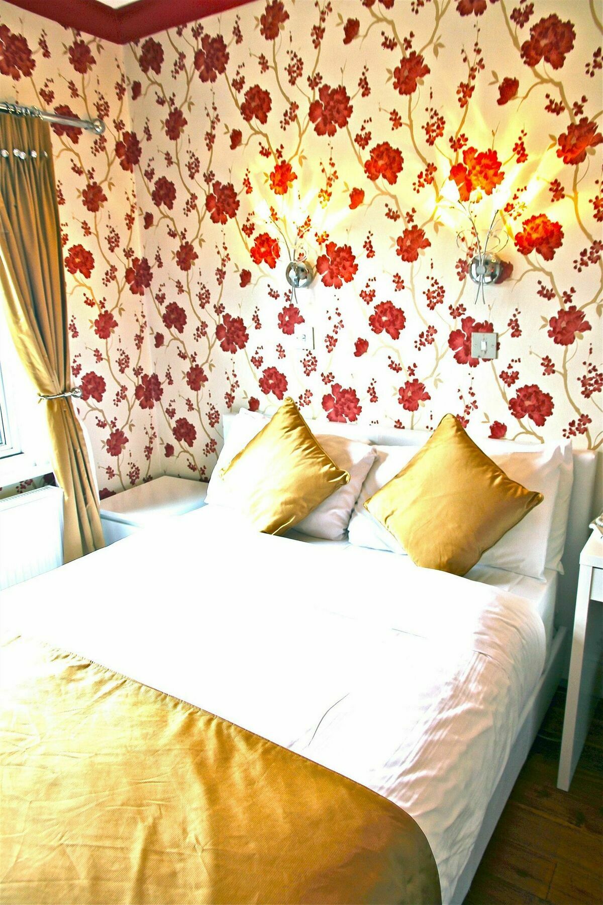 הונסלו Crompton Guest House מראה חיצוני תמונה