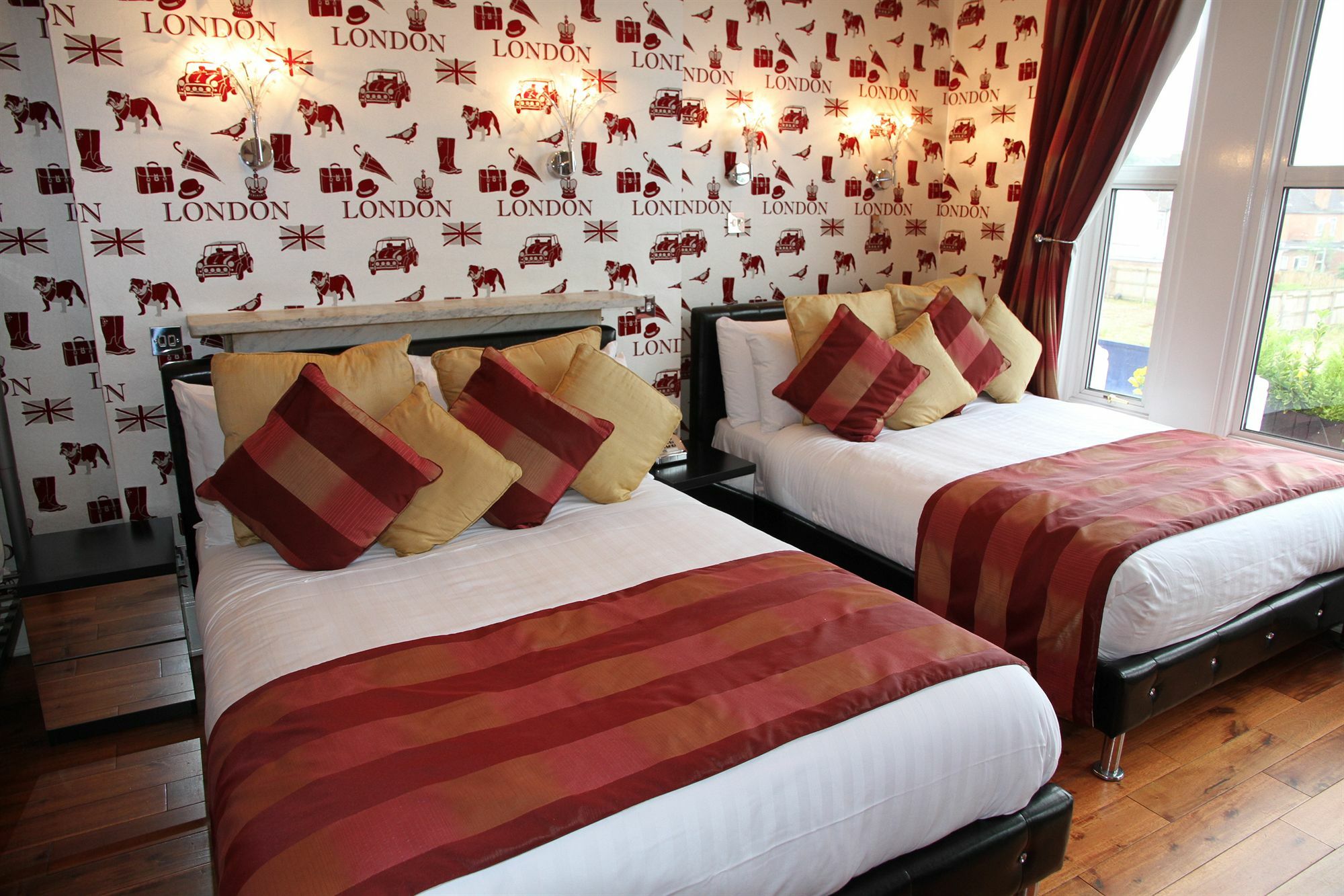 הונסלו Crompton Guest House מראה חיצוני תמונה